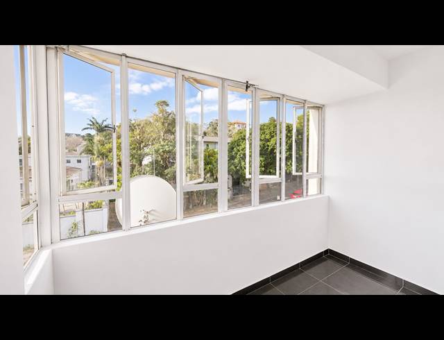 1.5 BEDROOM APARTMENT FOR SALE IN ESSENWOOD